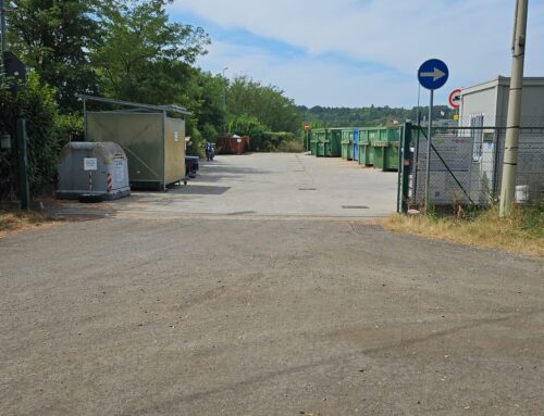 Abiti usati, a Novi stop ai contenitori in strada: si troveranno solo al Centro di raccolta