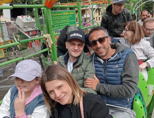 I ragazzi del progetto Corriamo e nuotiamo insieme al luna park di Tortona
