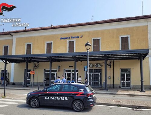 Due irregolari bloccano il treno in stazione ad Arquata: denunciati dai Carabinieri