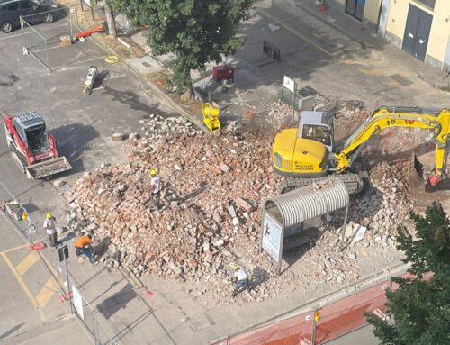 A Novi demolito l’ex distributore di piazza Pernigotti
