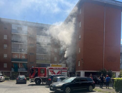 Novi, incendio in un condomino in viale Pinan Cichero: elisoccorso sul posto