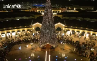 outlet albero natale accensione