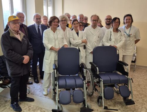 Donate sedie da comodo all’Ospedale di Novi grazie ai Lions del territorio