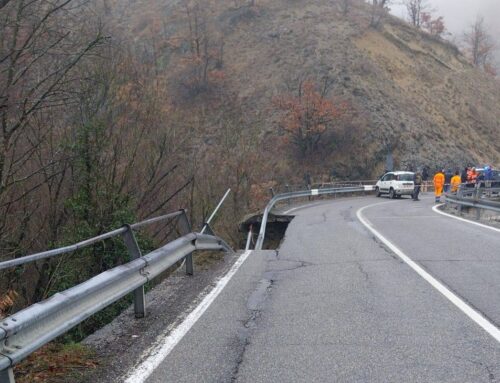 Chiusa la sp140 in Val Borbera dopo cedimento strada per almeno 2 settimane: i percorsi alternativi