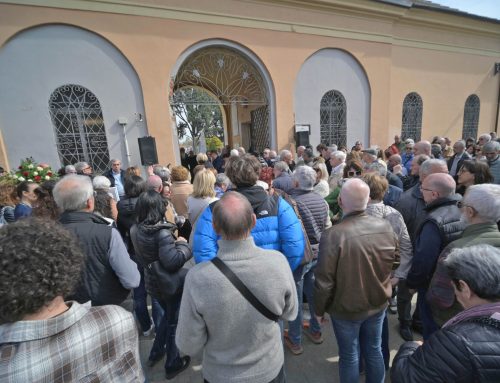 Una folla di gente commossa a Novi per l’ultimo saluto a Domenico Lauretta