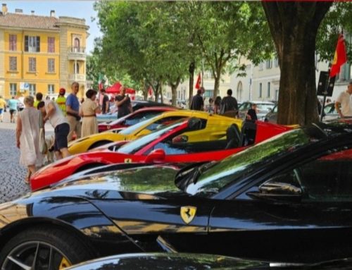 A Novi l’esposizione di Ferrari del Club cittadino con il Gruppo Alpini: il ricavato per l’AIL