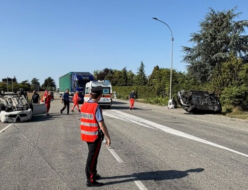 Pozzolo, incidente tra due auto nella zona industriale: sul posto Carabinieri e 118
